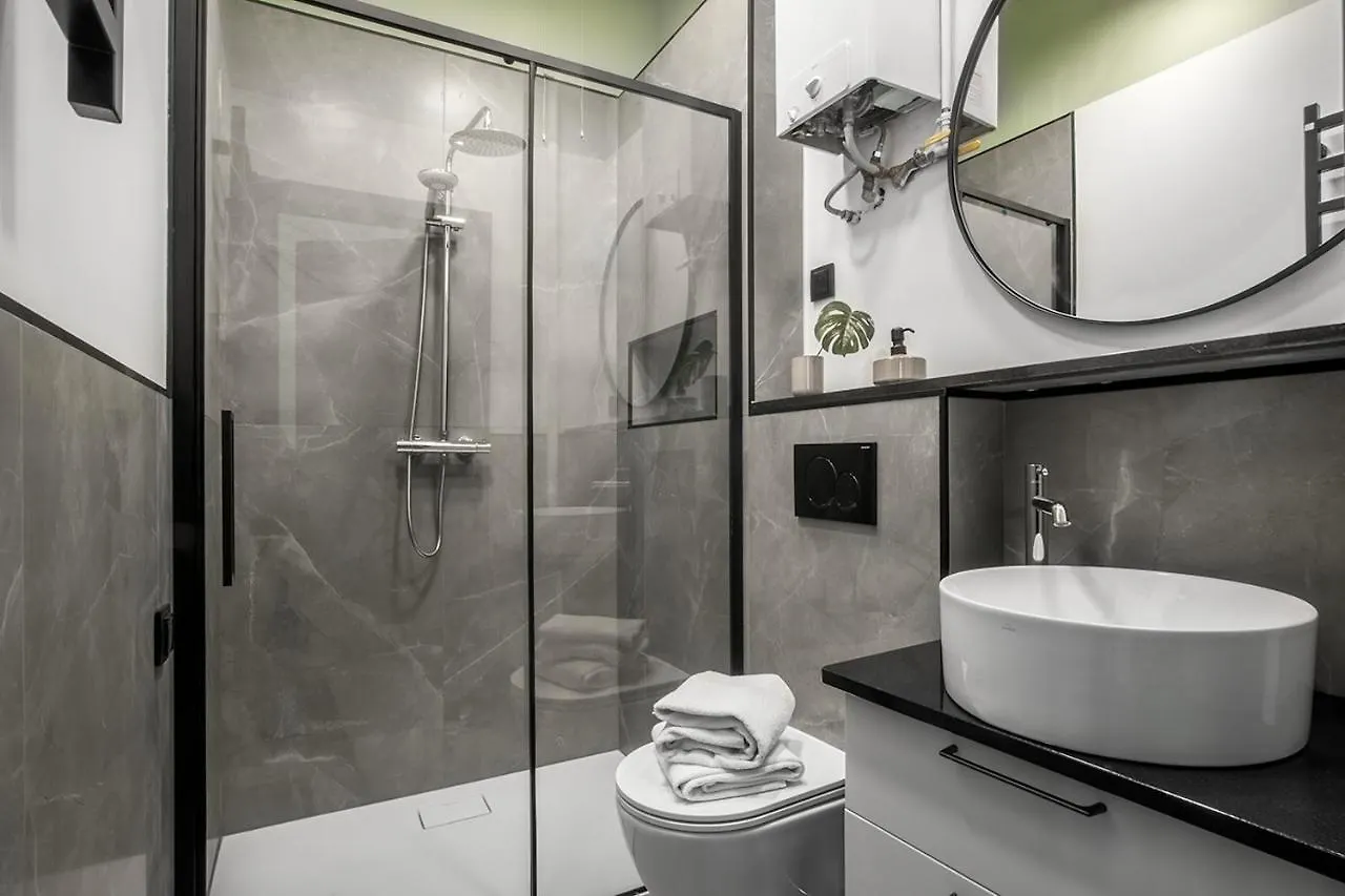 M&J Apartments - Ogarna Danzica Polonia